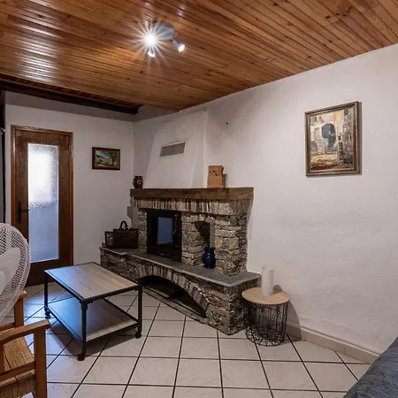 Pentone 切尔维奥内